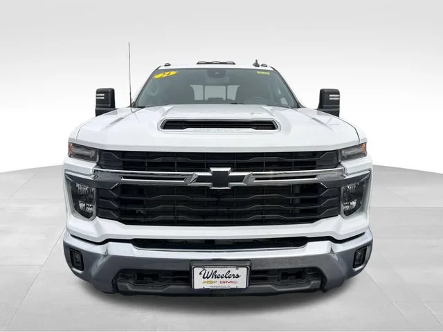 Used 2024 Summit White Chevrolet LT image 10