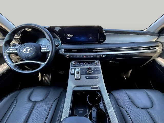 Used 2024 Silver Hyundai SEL image 10