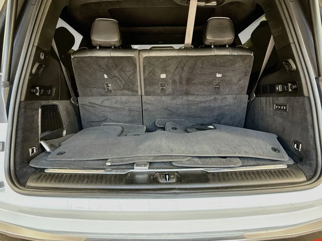 Used 2023 White Jeep Series II image 27