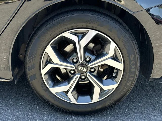 Used 2019 Black Kia LXS image 11
