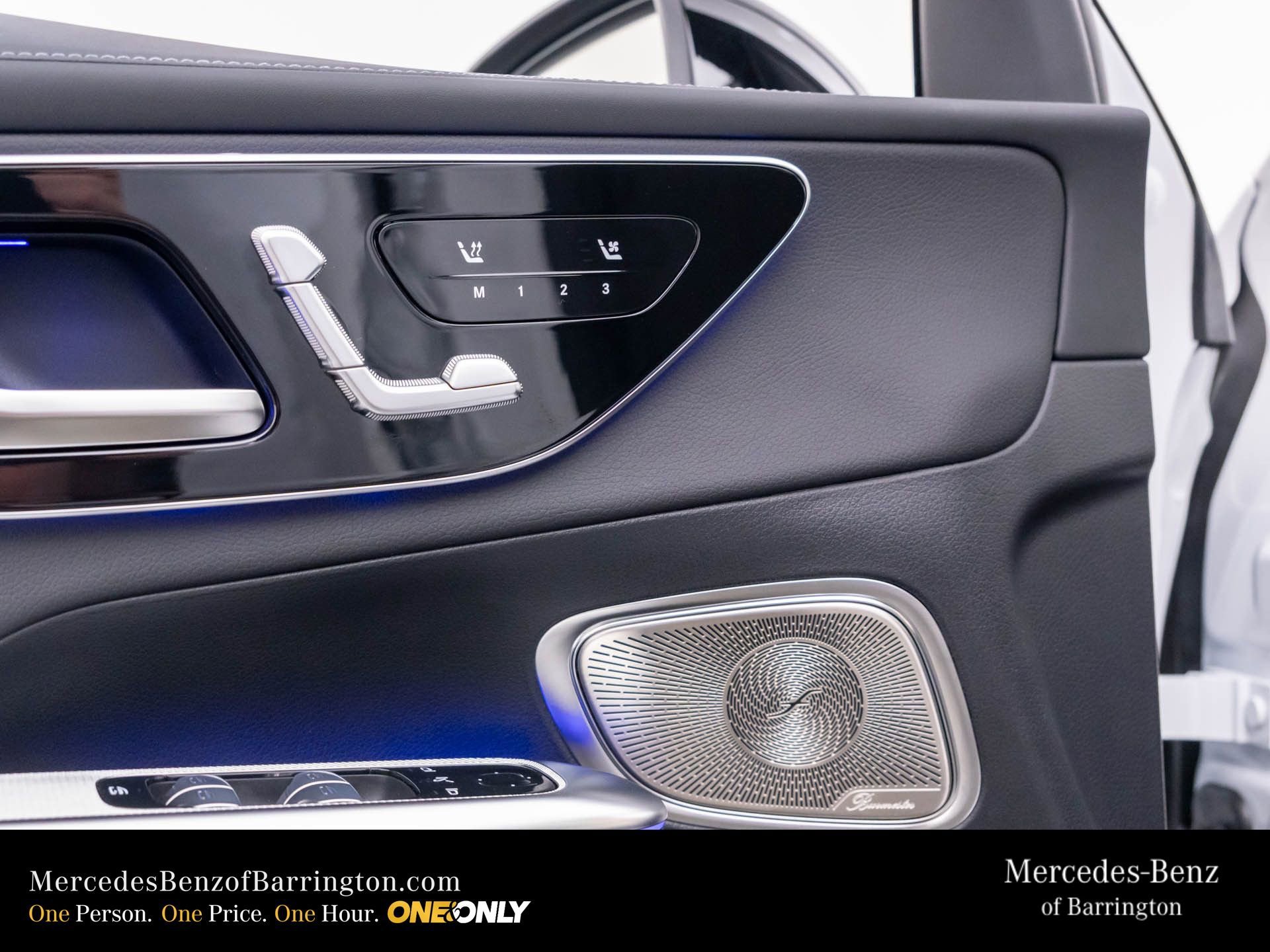 New 2026 MANUFAKTUR Moonlight White Metallic Mercedes-Benz GLC 300 image 61