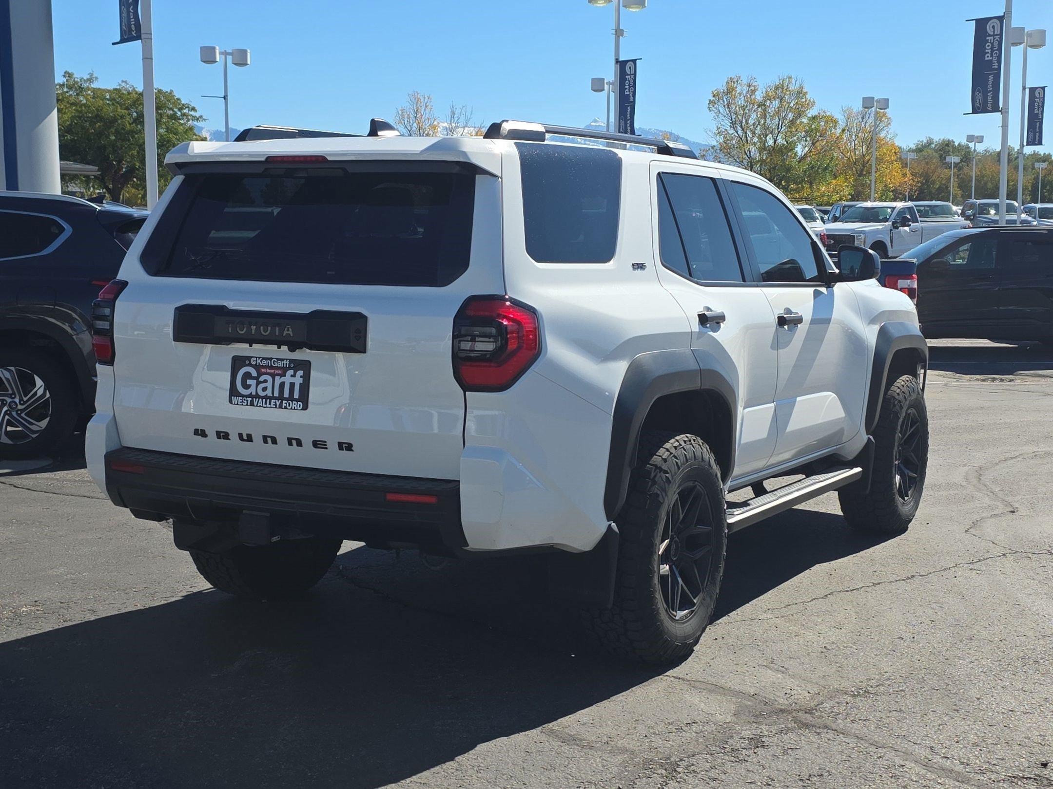 Used 2025 Ice Toyota SR5 image 3
