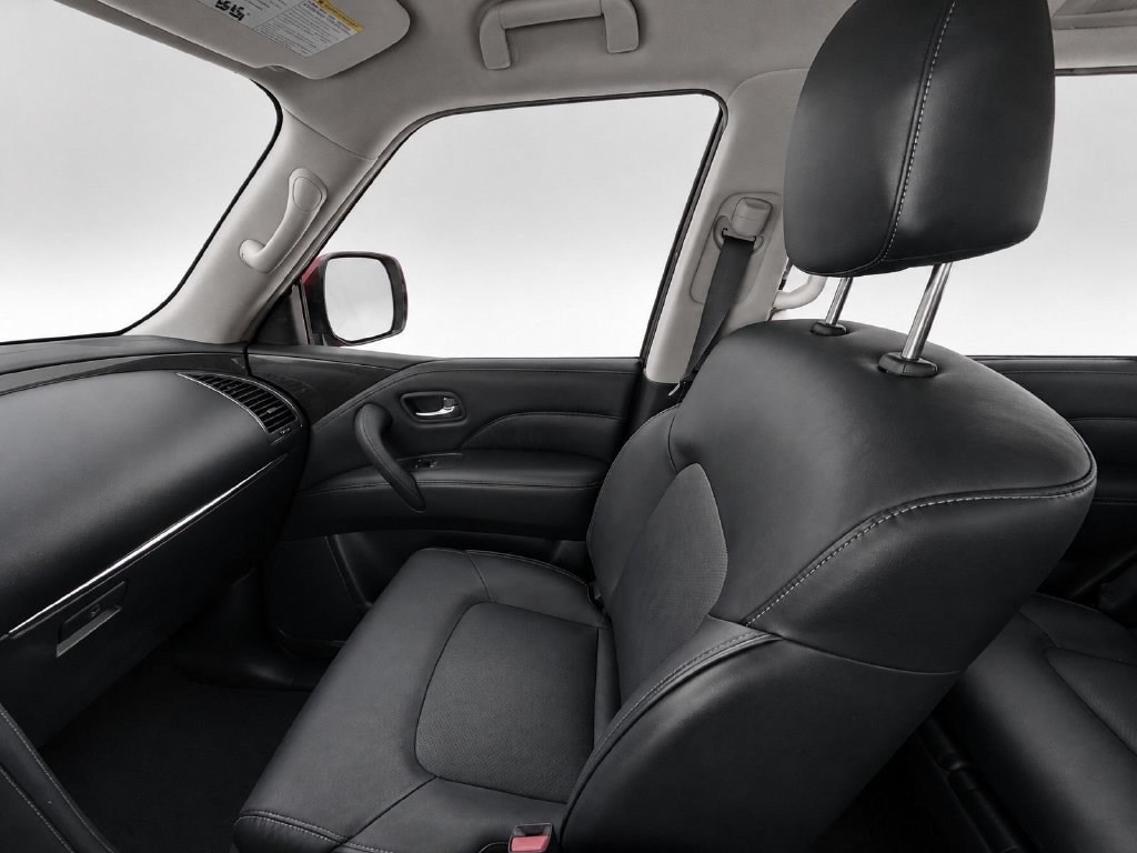 Used 2022 Black INFINITI LUXE image 13