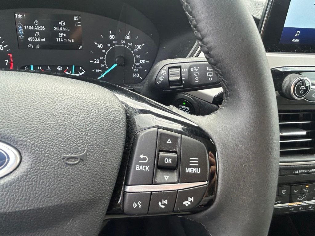 Used 2022 Black Ford SE image 12