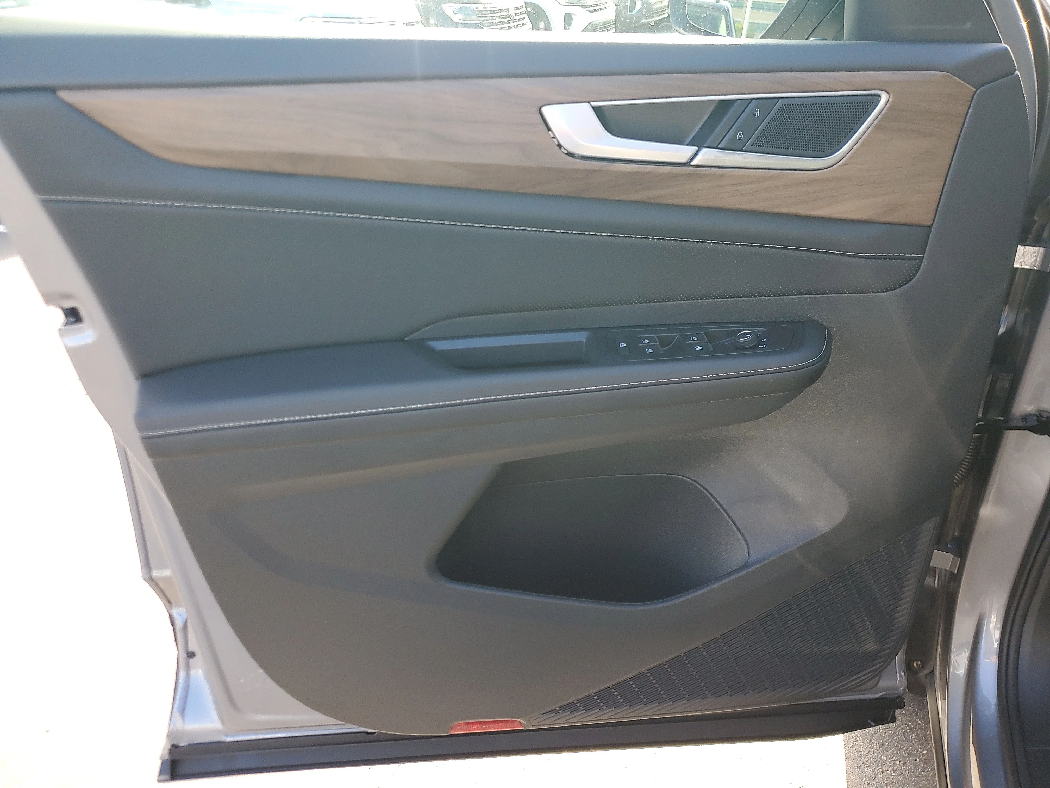 New 2026 Silver Volkswagen 2.0T SE image 17