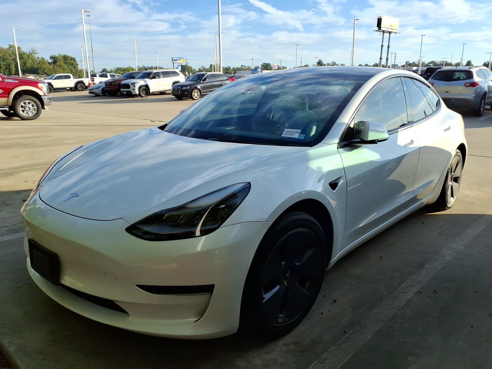 Used 2022 Pearl White Multi-Coat Tesla Long Range image 3
