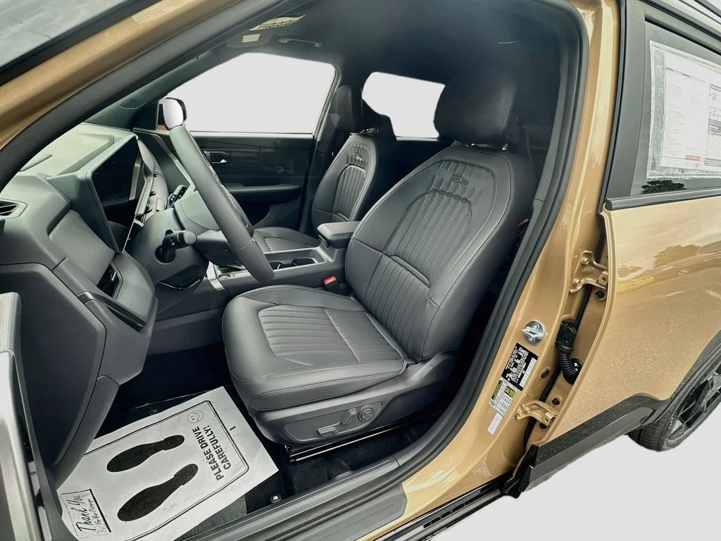 New 2027 Terrain Brown / Black Roof Kia X-Line image 20