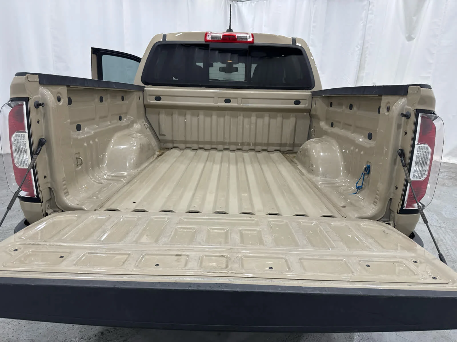 Certified Used 2022 Desert Sand Metallic GMC Elevation image 14