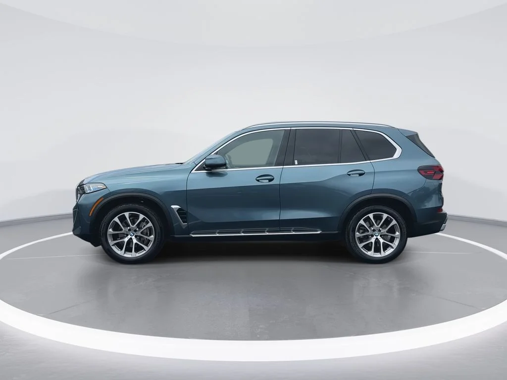 Used 2025 Blue BMW xDrive40i image 5