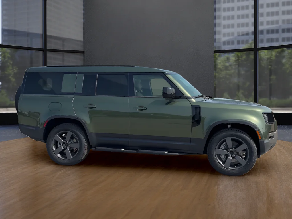 New 2026 Green Land Rover S image 4