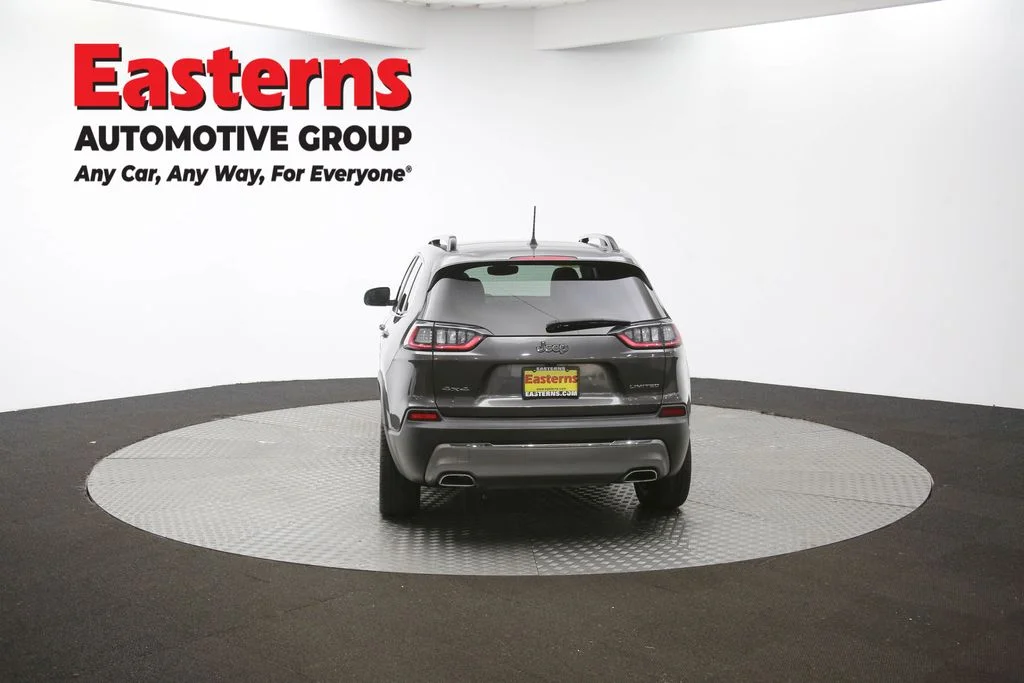 Used 2022 Gray Jeep Limited image 37