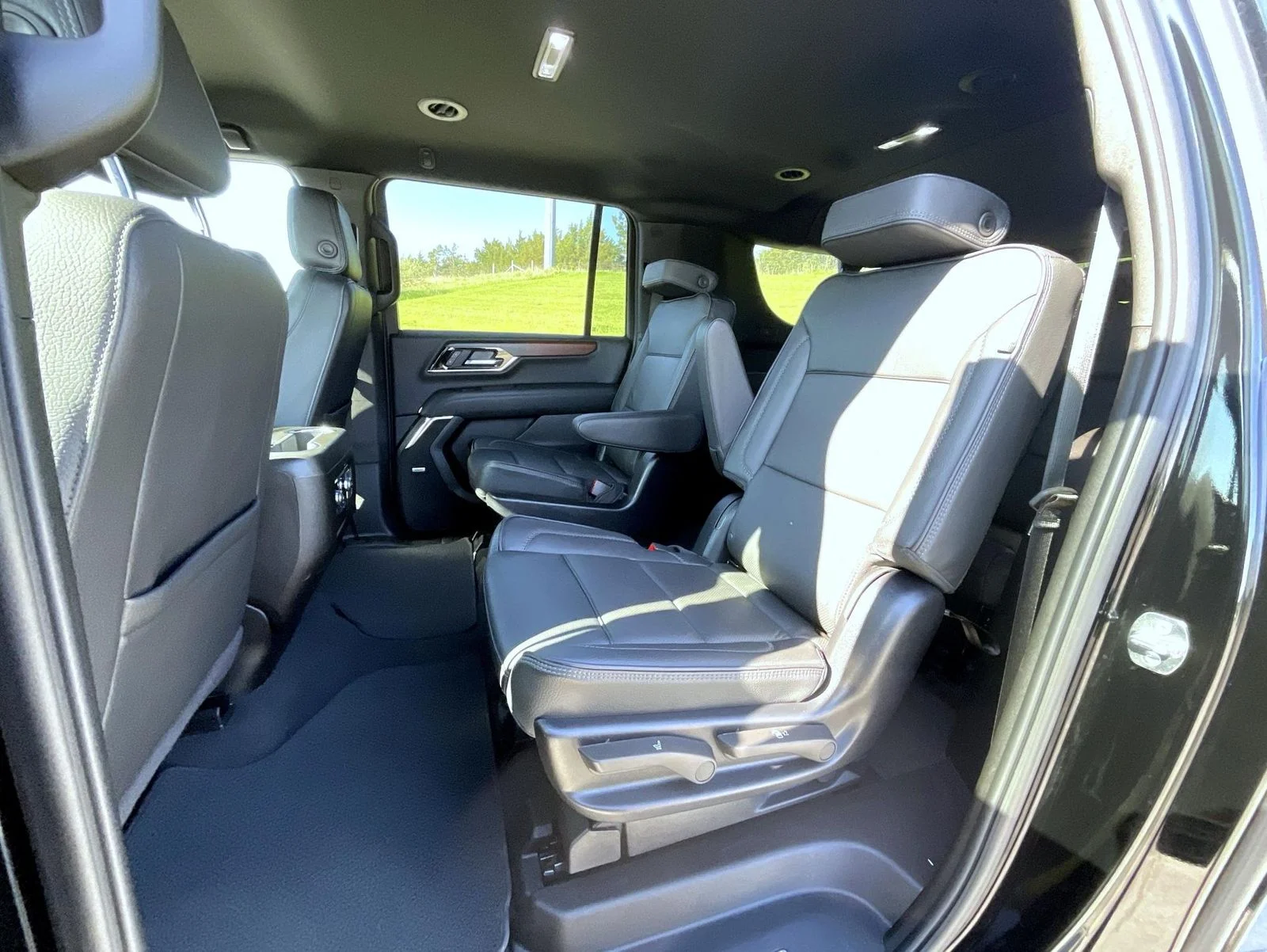 Used 2025 Black GMC Denali image 21