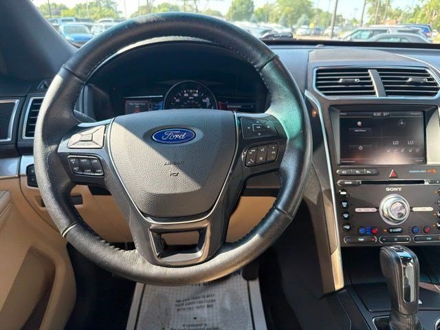Used 2016 Bronze Ford Limited image 26