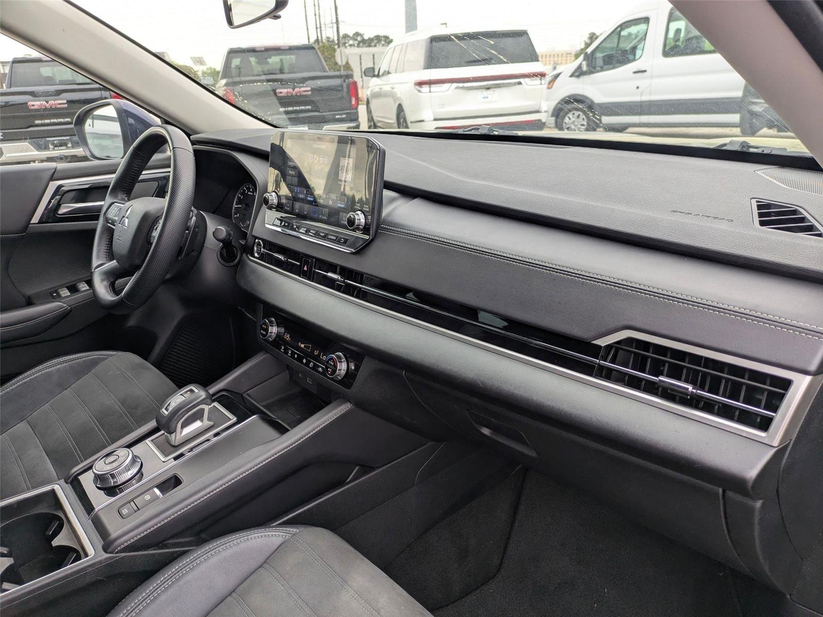 Used 2023 Cosmic Blue Metallic Mitsubishi SE image 35