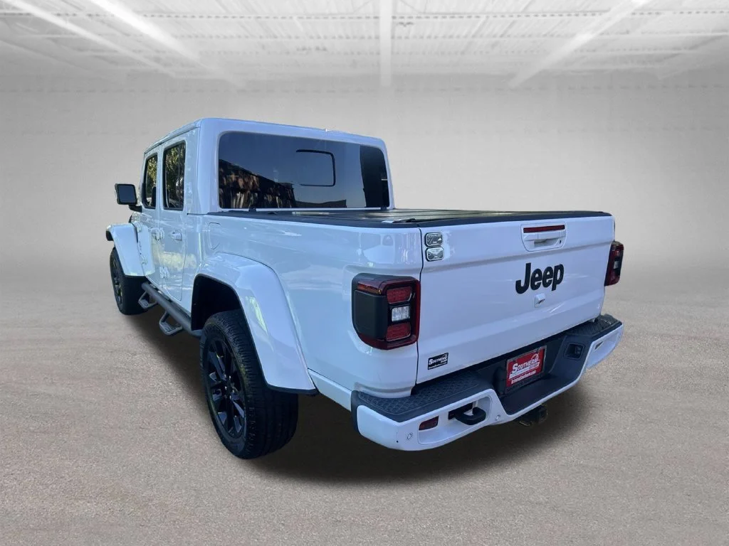 Used 2022 White Jeep Overland image 3