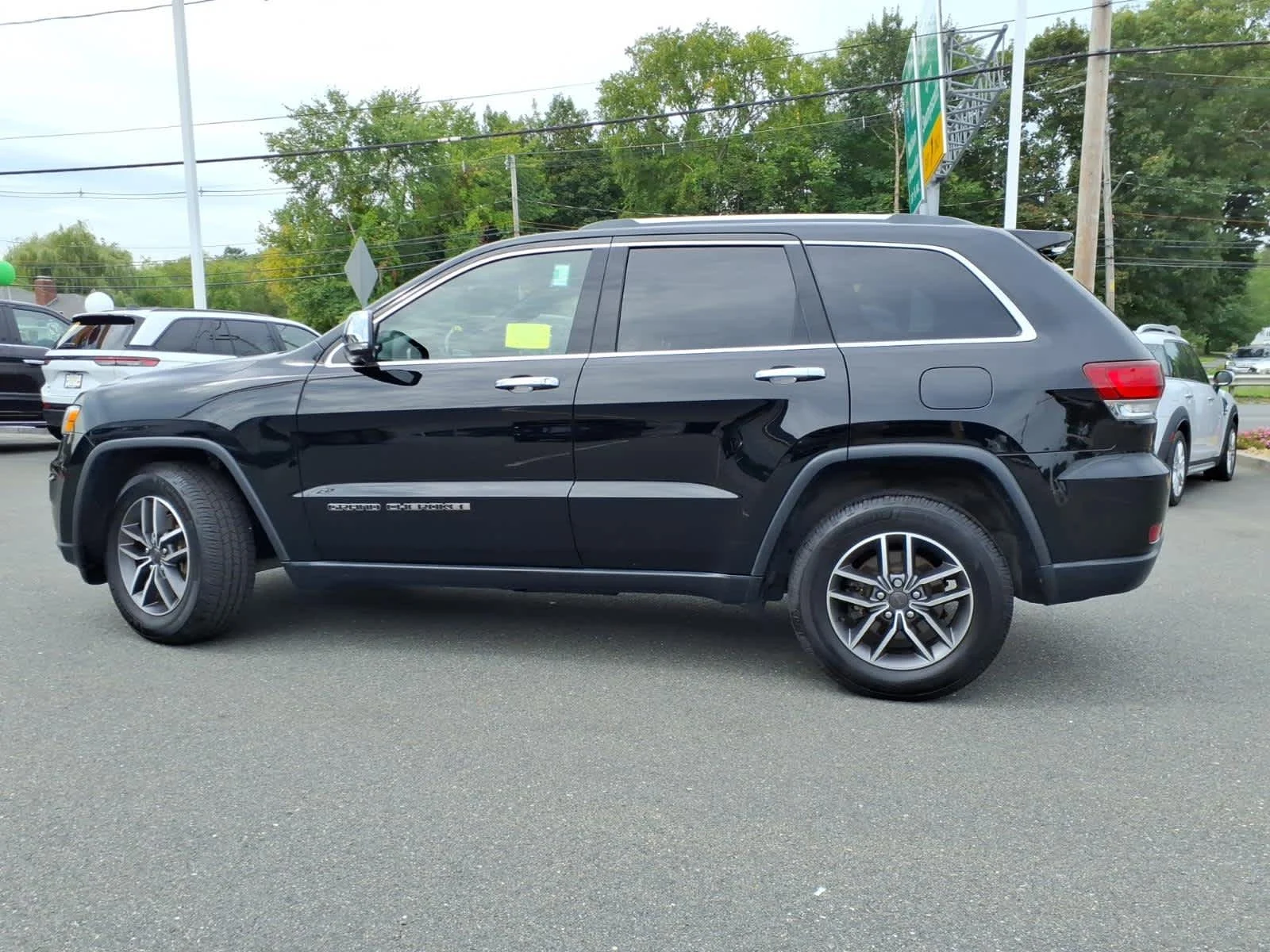 Certified Used 2020 Diamond Black Crystal Pearlcoat Jeep Limited image 12