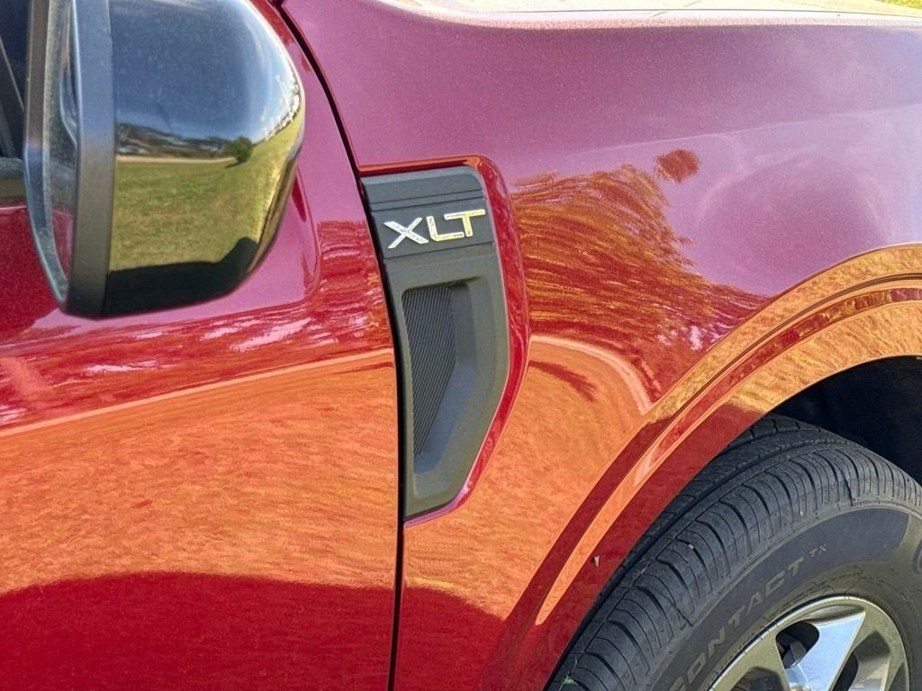 New 2026 Ruby Red Metallic Tinted Clearcoat Ford XLT image 47
