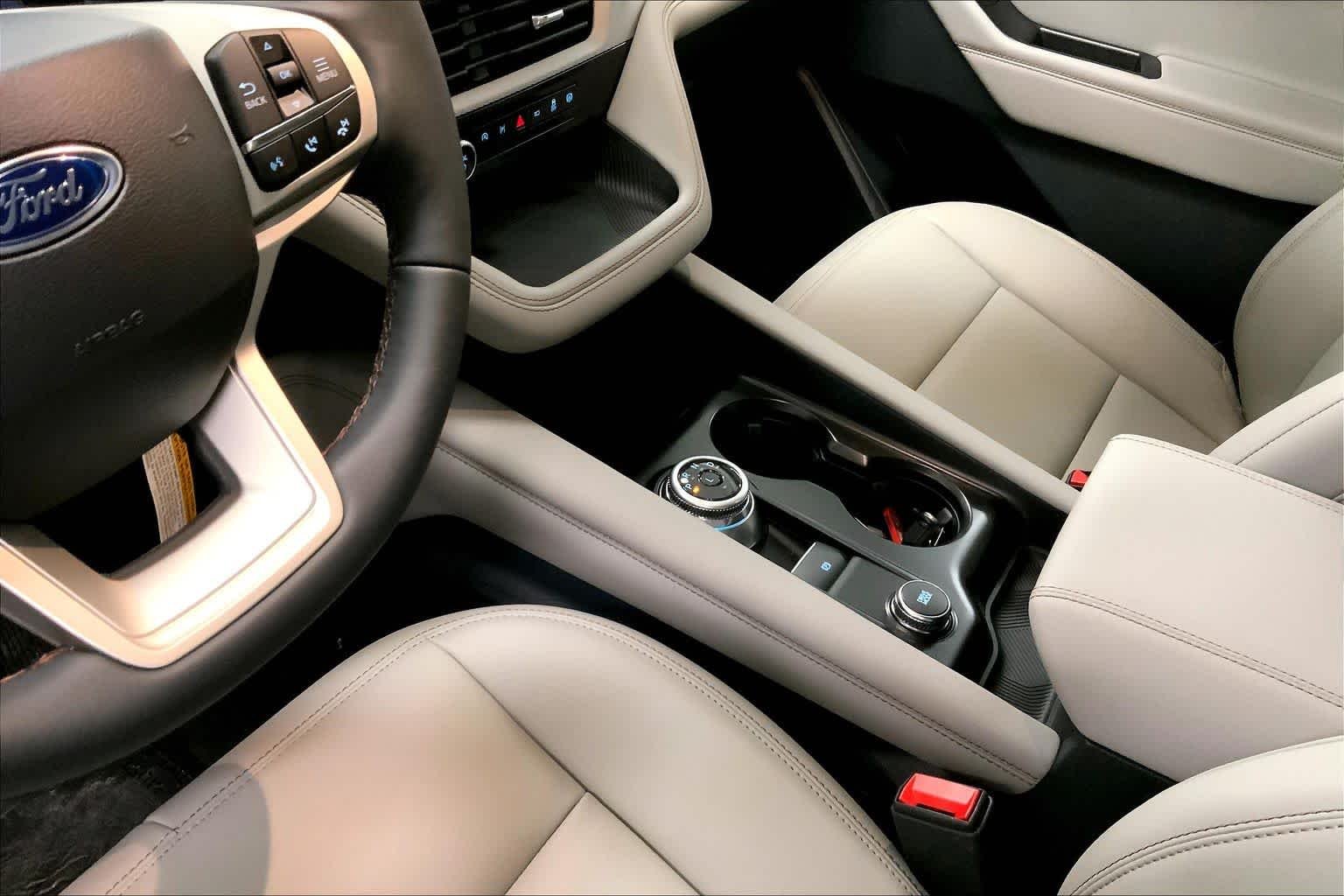 New 2026 Space White Metallic Ford Active image 6
