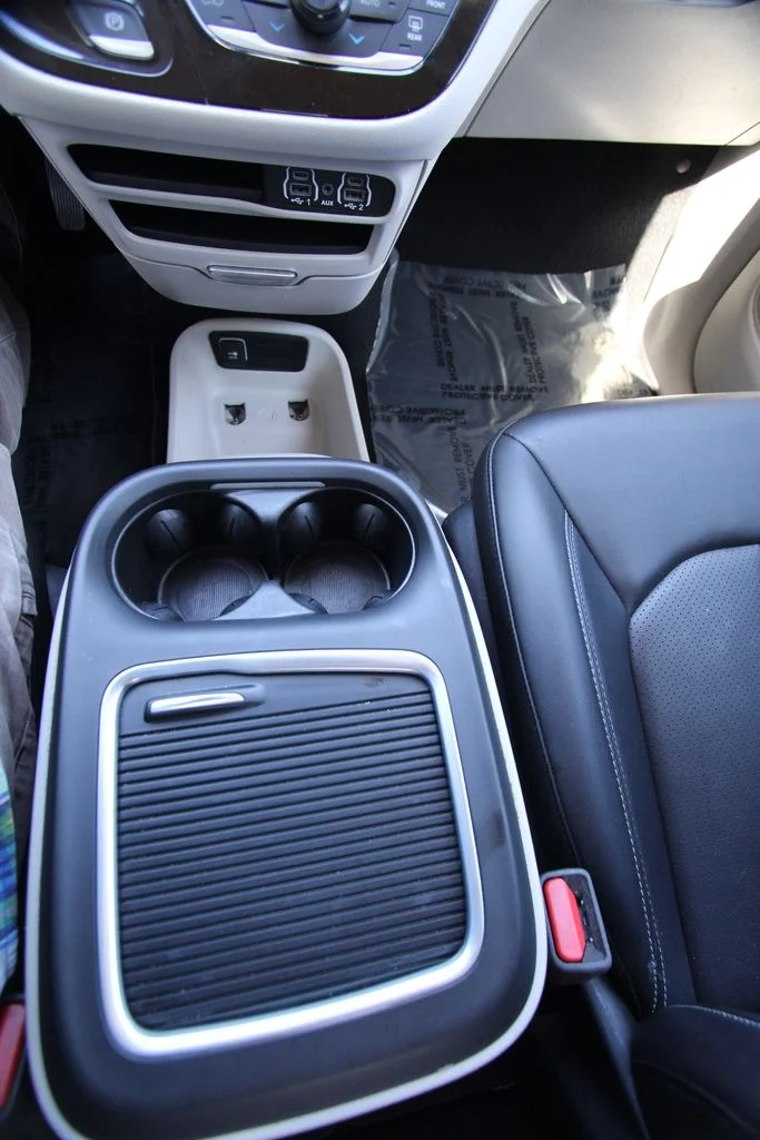 Used 2024 Black Chrysler Touring L image 25