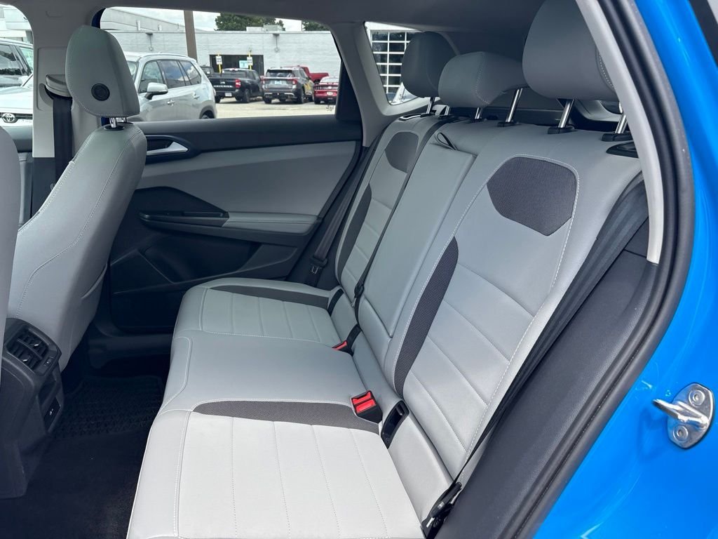 Used 2024 Blue Volkswagen 1.5T SE image 25