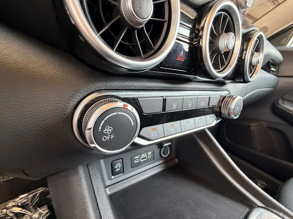 Used 2025 White Nissan SV image 23