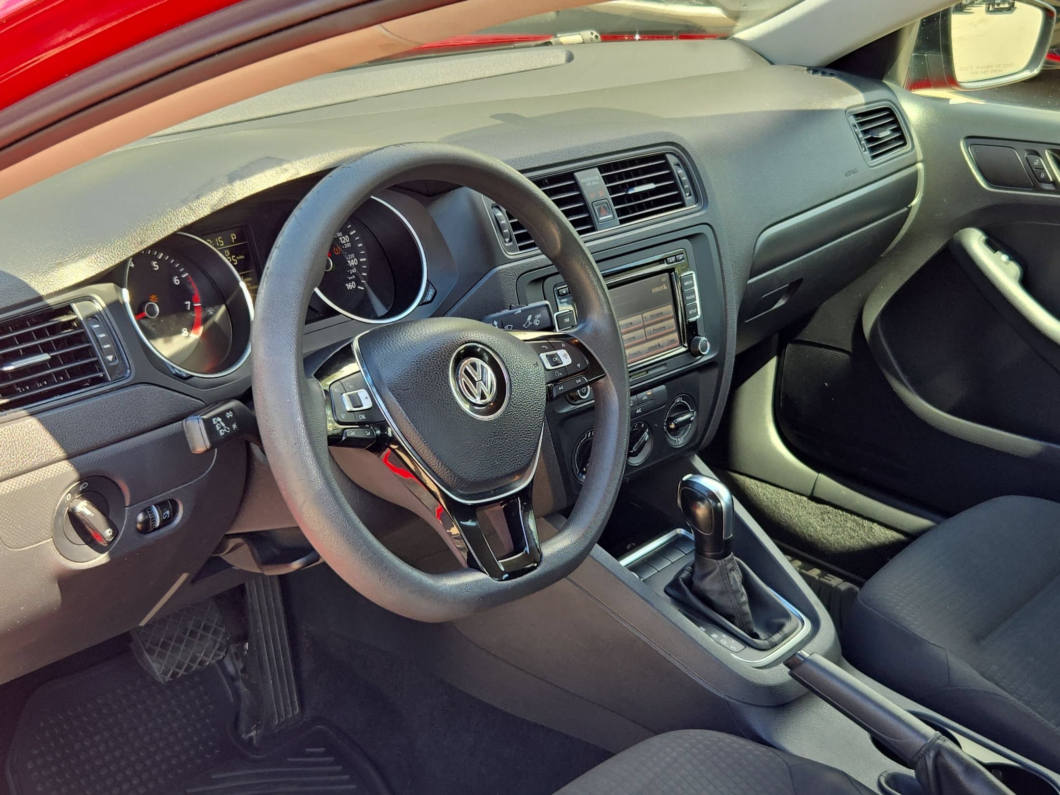 Used 2015  Volkswagen  image 10