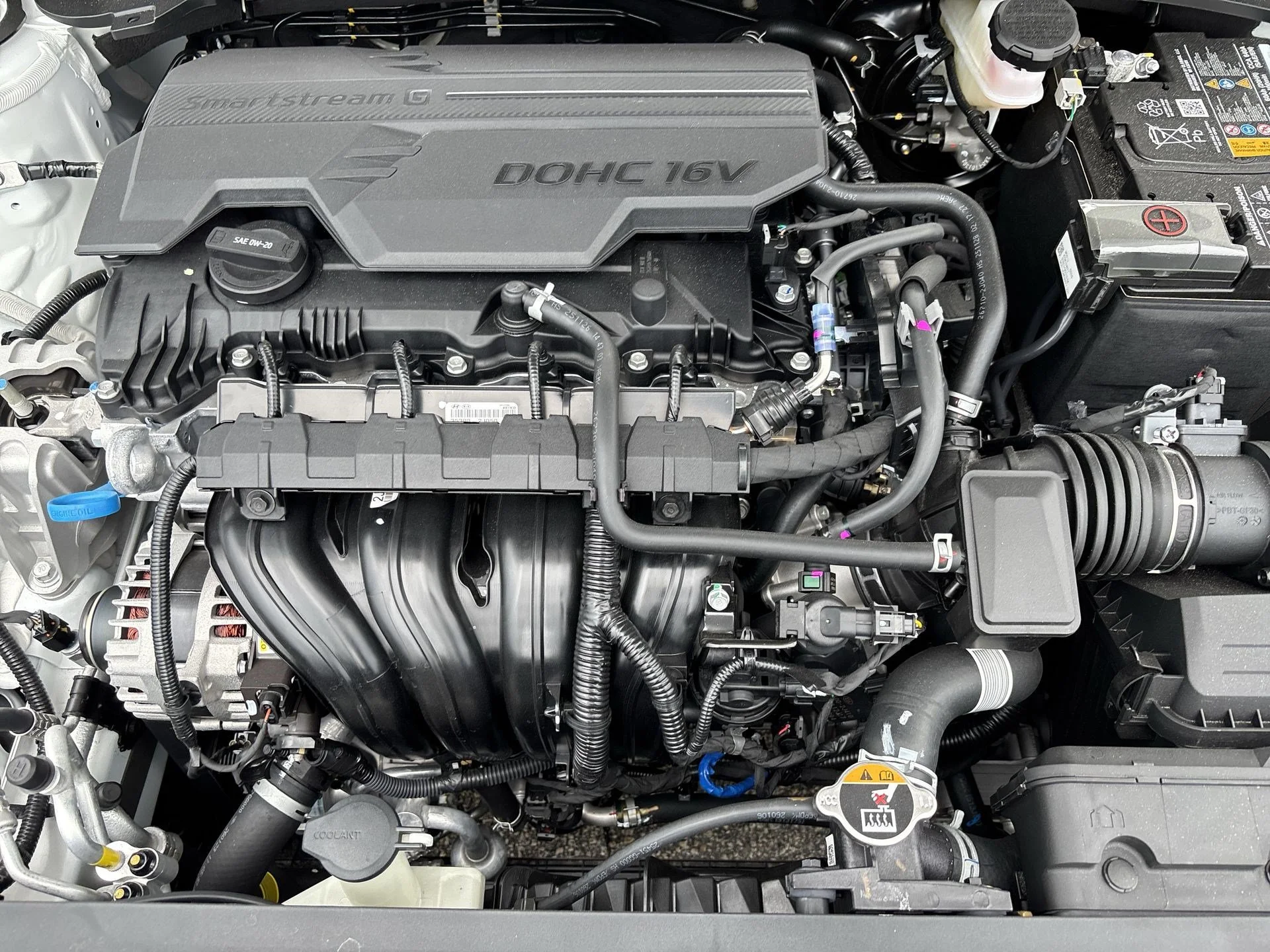 New 2026 Snow White Pearl Kia LXS image 10