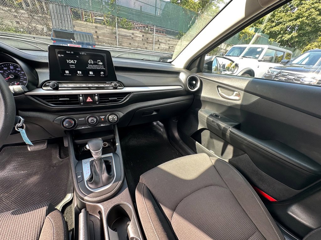 Used 2020 Gray Kia LXS image 27