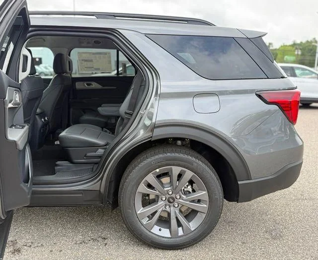 New 2026 Carbonized Gray Metallic Ford Active image 31