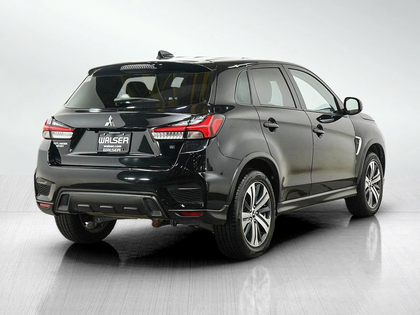 Used 2024 Black Mitsubishi SE image 5