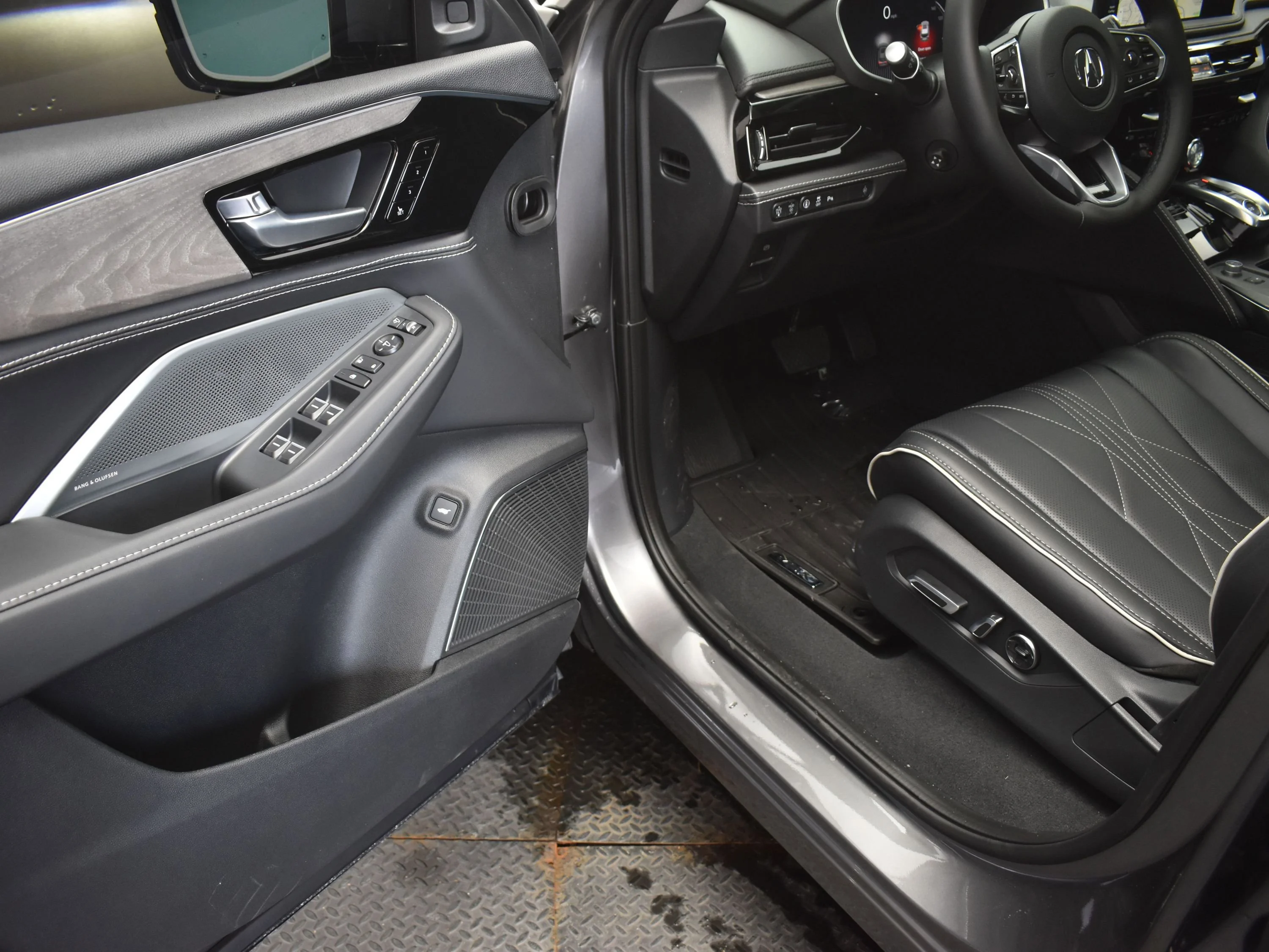New 2026 Gray Acura w/Advance Package image 6