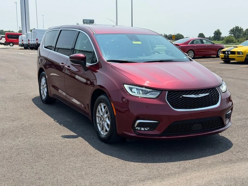 Certified Used 2023 Velvet Red Pearlcoat Chrysler Touring L image 3