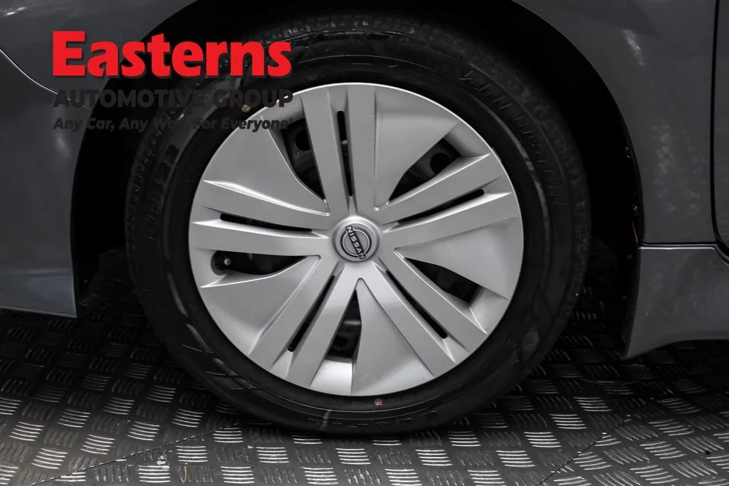 Used 2024 Gray Nissan S image 31
