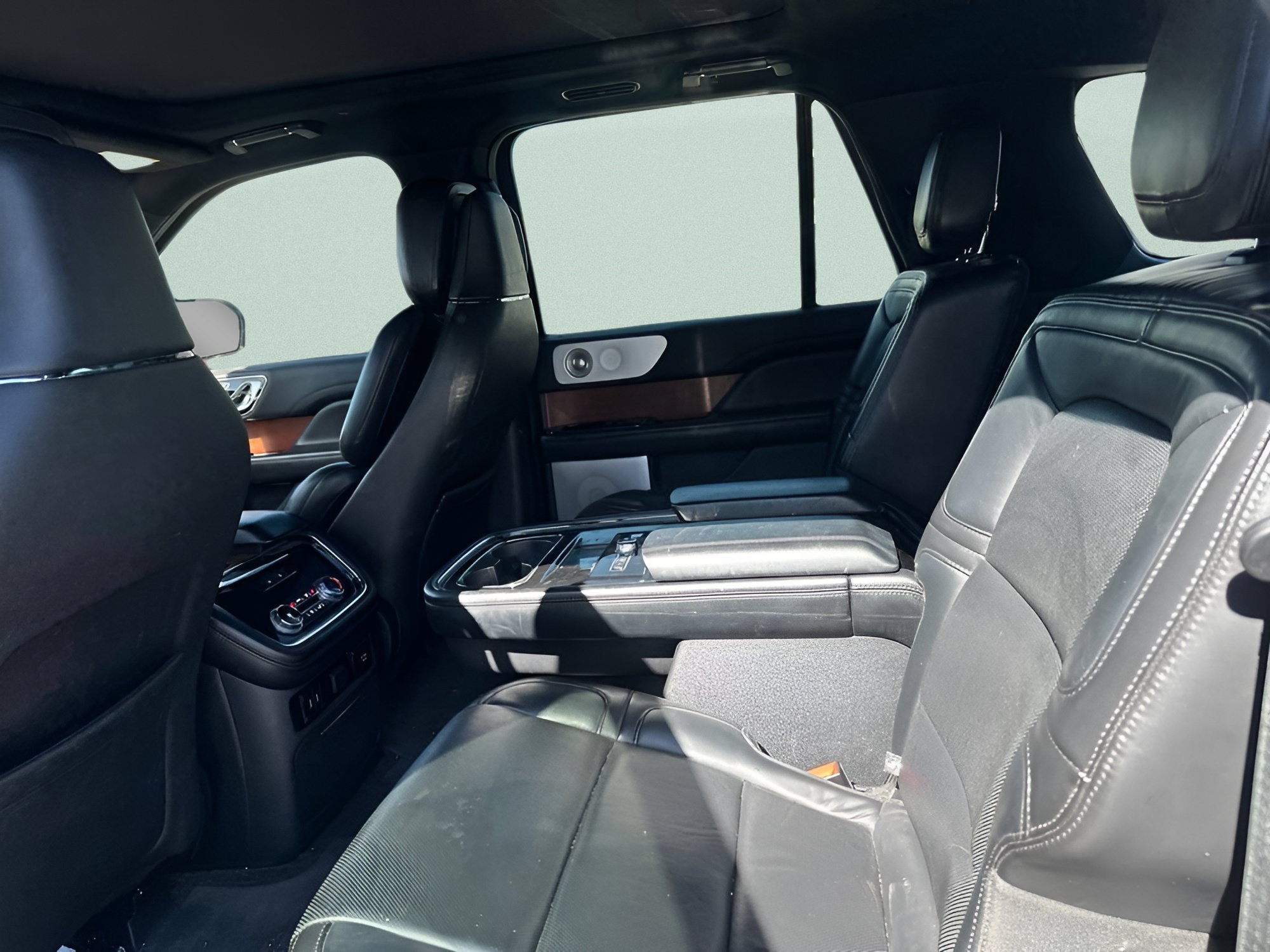 Used 2020 Black Lincoln Reserve image 23