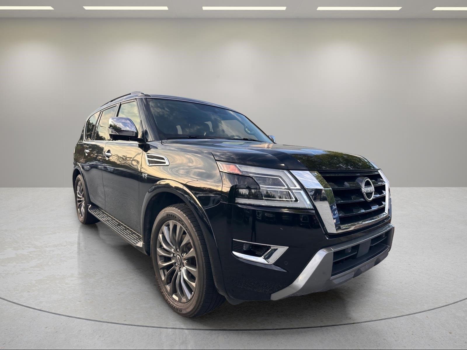 Used 2021 Super Black Nissan Platinum image 12