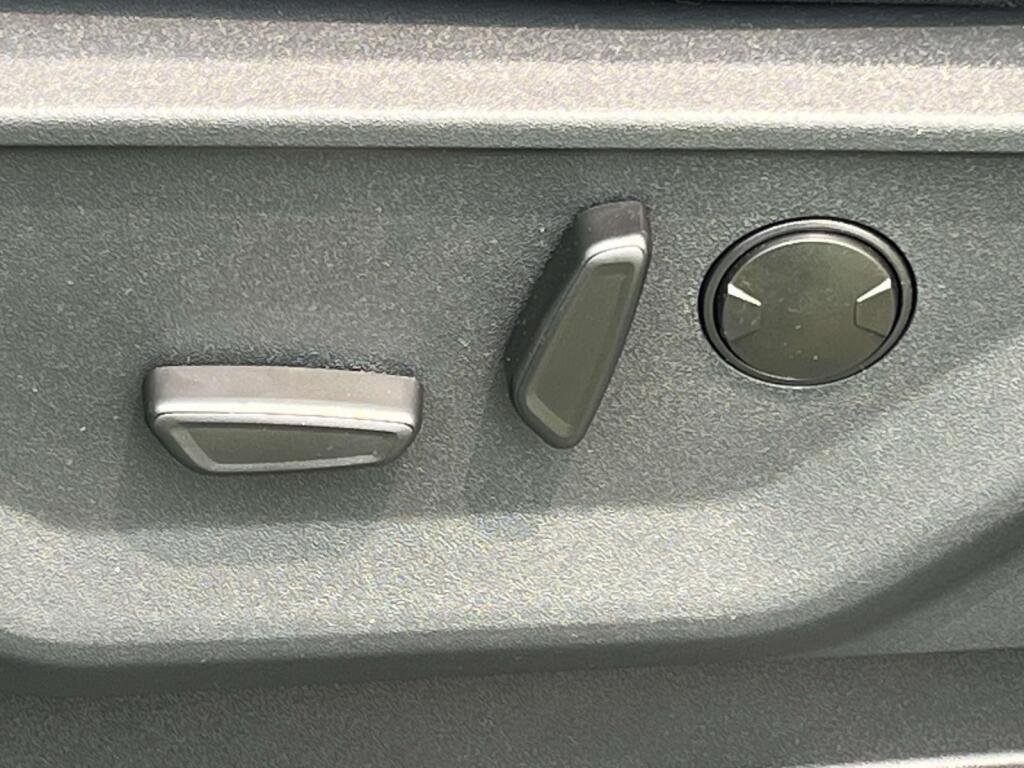 New 2026 Antimatter Blue Metallic Ford XLT image 16