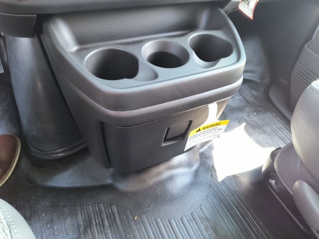 2025 Chevrolet Express Cargo Work Van - Photo 28