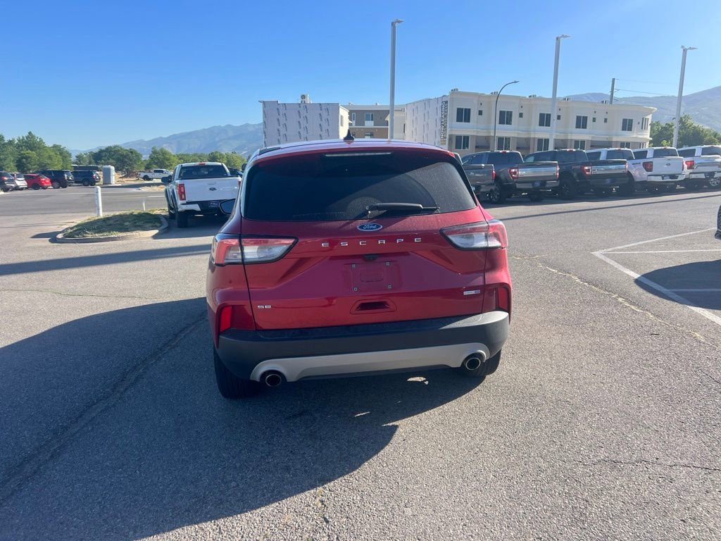 Used 2020 Red Metallic Ford SE image 8