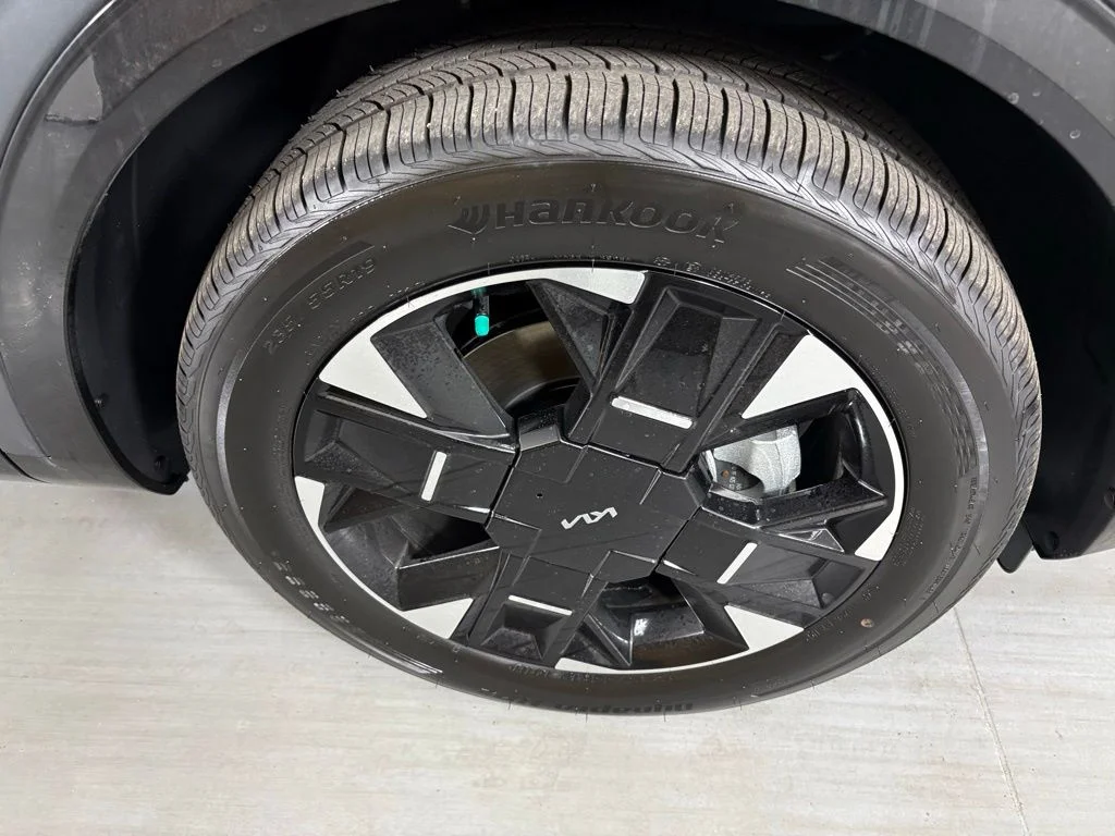 New 2026 Shadow Matte Gray Kia SX Prestige image 11