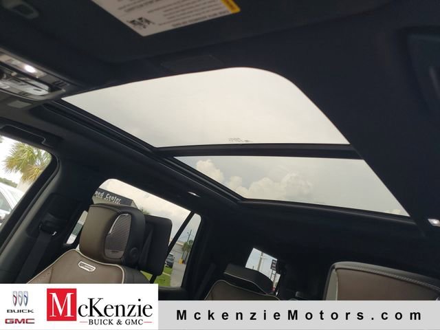 2026 GMC Yukon Denali Ultimate - Photo 10