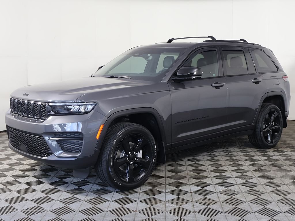 Used 2024 Gray Jeep Altitude X image 7