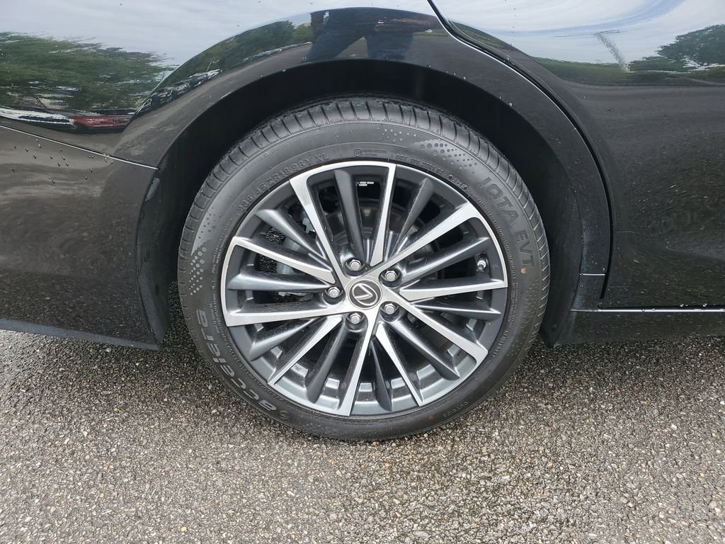 Used 2020 Black Lexus 350 image 5