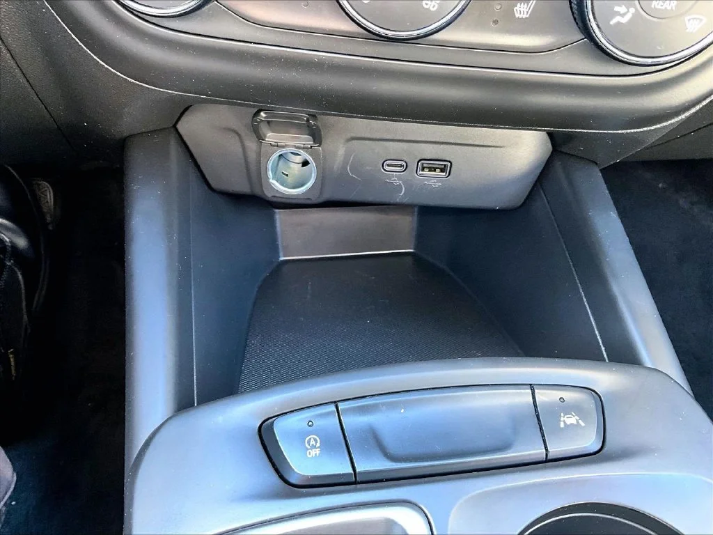 Used 2024 White Chevrolet 1RS image 27