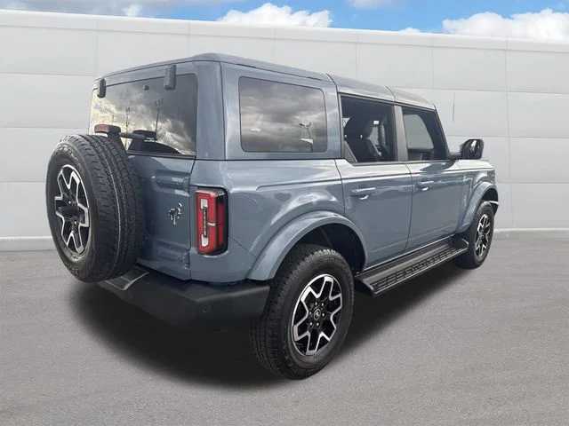 Used 2025 Gray Ford Outer Banks image 7