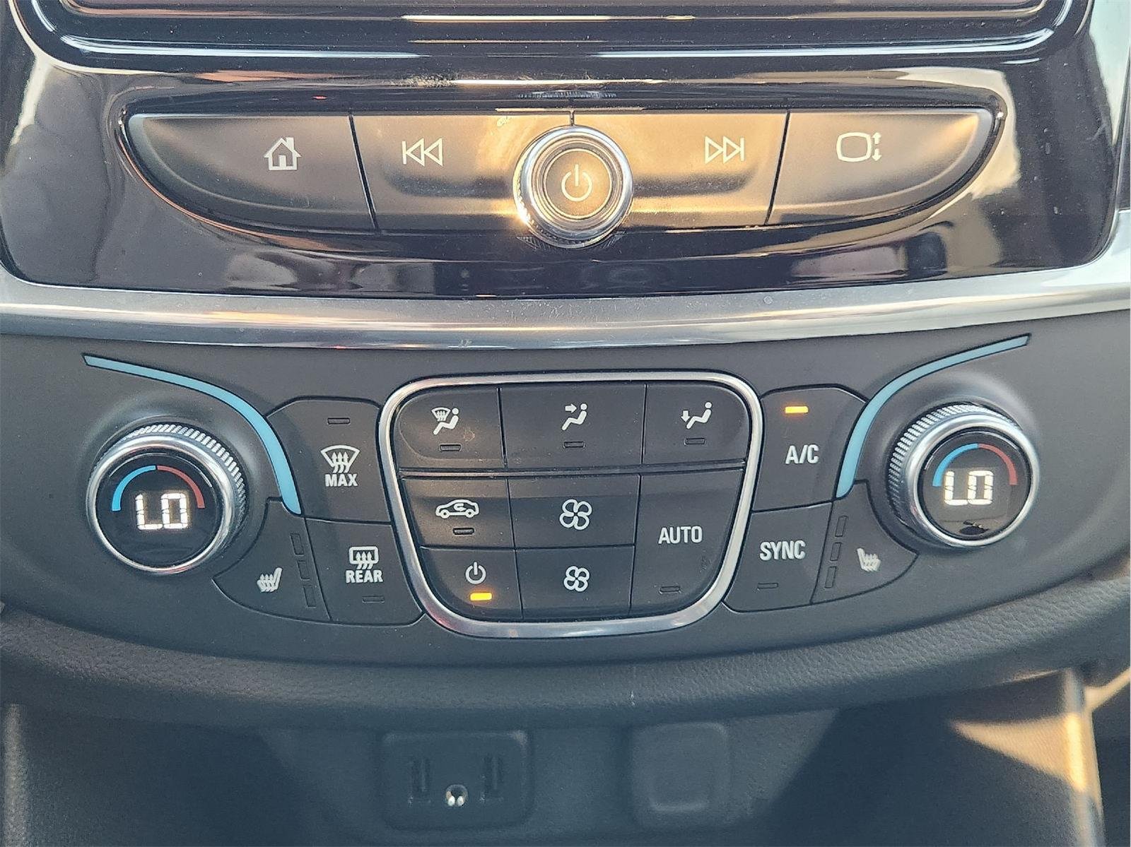 2022 Chevrolet Traverse LT Cloth Gray at Mac Haik Chevrolet