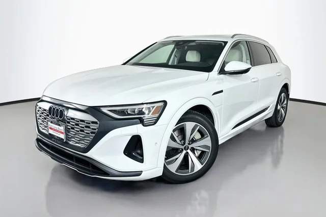 2024 Audi Q8 e-tron Premium Plus