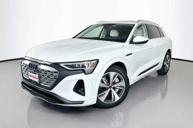 2024 Audi Q8 e-tron Premium Plus