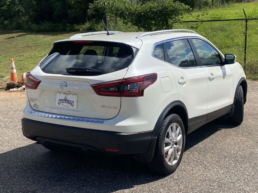 Certified Used 2022 White Nissan SV image 9