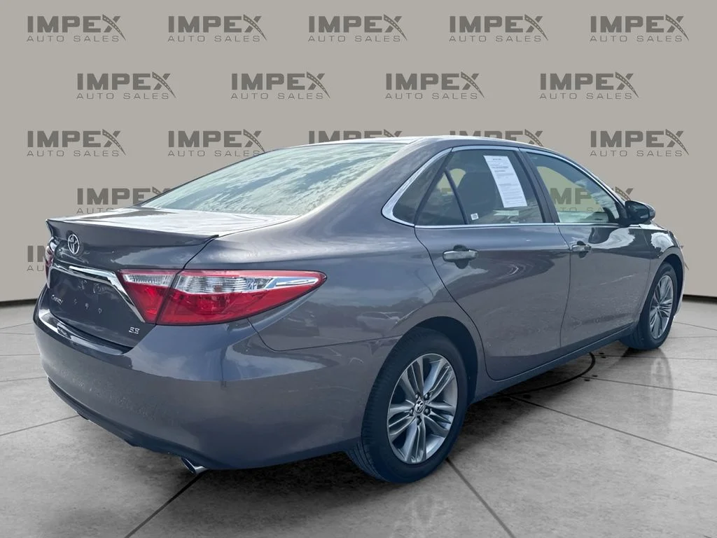 Used 2015 Gray Toyota SE image 3