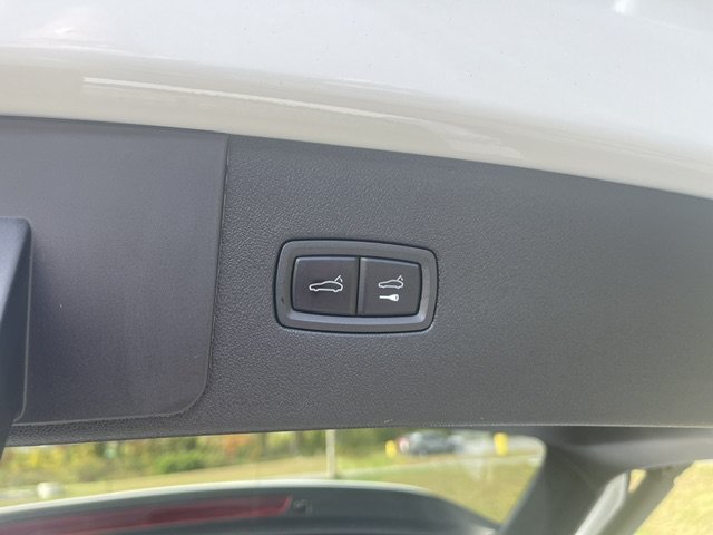 Used 2019 White Porsche E-Hybrid image 11